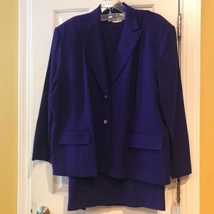 🔘🔘Authentic Ben Marc Skirt Suit, Plus Size